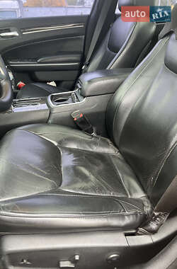 Седан Chrysler 300C 2012 в 