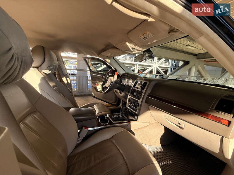 Седан Chrysler 300C 2008 в Києві фото 7 Седан Chrysler 300C 2008 в Києві