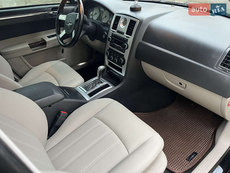 Седан Chrysler 300C 2006 в Києві фото 11 Седан Chrysler 300C 2006 в Києві