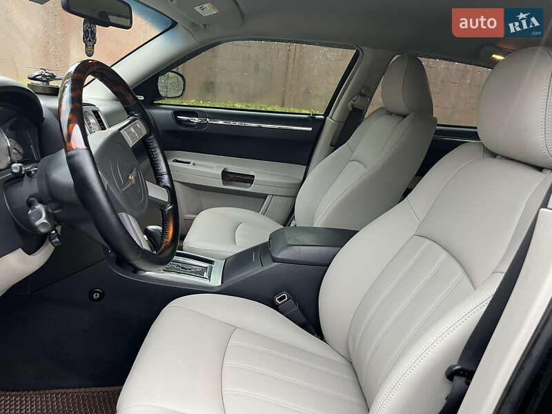 Седан Chrysler 300C 2006 в Києві фото 16 Седан Chrysler 300C 2006 в Києві