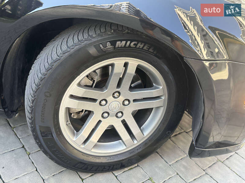 Седан Chrysler 300C 2005 в Львові