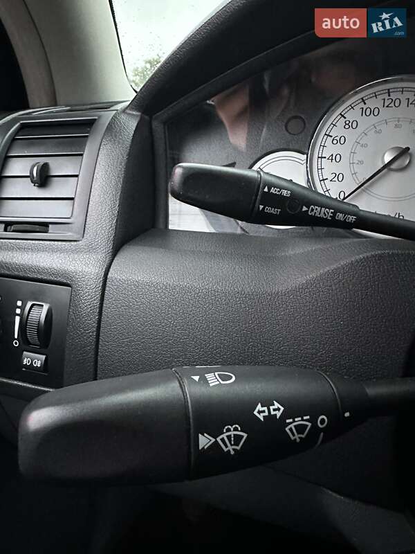 Универсал Chrysler 300C 2004 в Белогородке