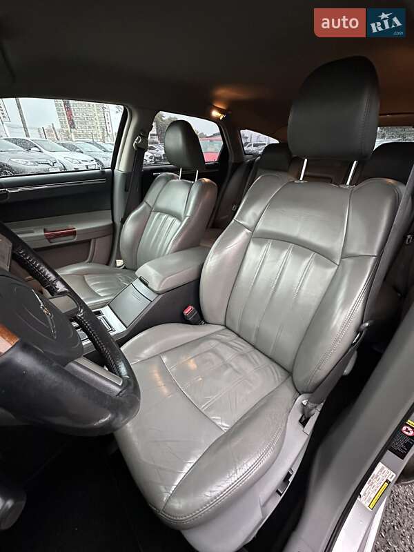 Универсал Chrysler 300C 2004 в Белогородке