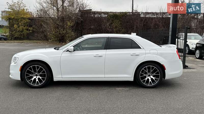 Седан Chrysler 300C 2016 в Києві фото 9 Седан Chrysler 300C 2016 в Києві