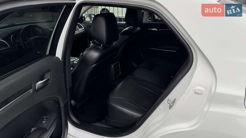 Седан Chrysler 300C 2016 в Києві фото 26 Седан Chrysler 300C 2016 в Києві