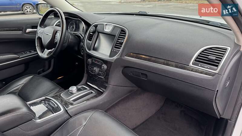 Седан Chrysler 300C 2016 в Києві фото 32 Седан Chrysler 300C 2016 в Києві