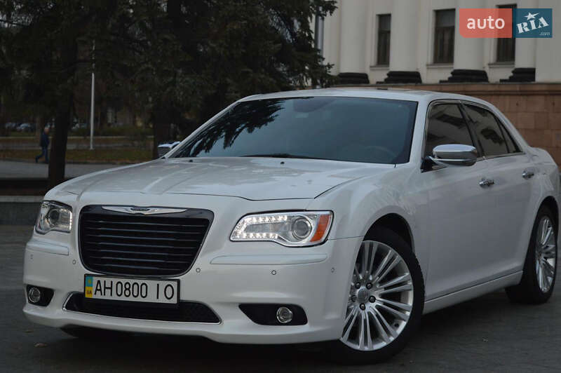 Седан Chrysler 300C 2014 в Києві
