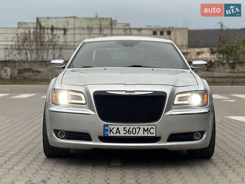 Седан Chrysler 300C 2012 в Могилів-Подільському