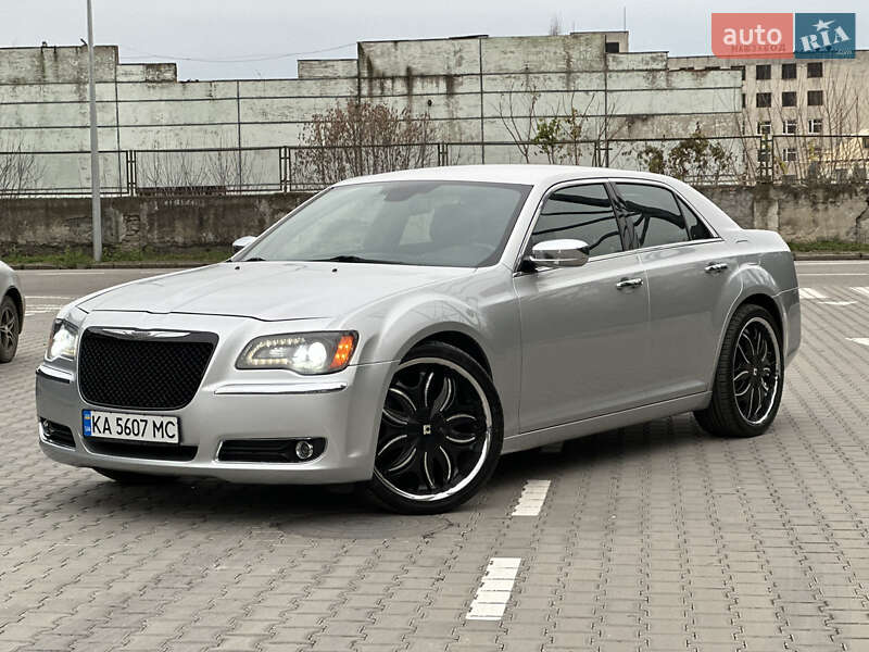Седан Chrysler 300C 2012 в Могилів-Подільському