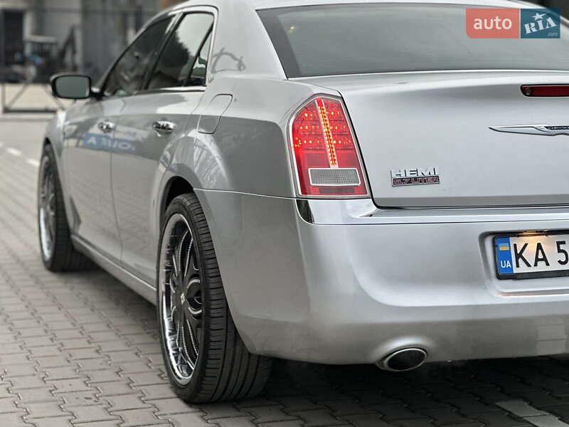 Седан Chrysler 300C 2012 в Могилів-Подільському
