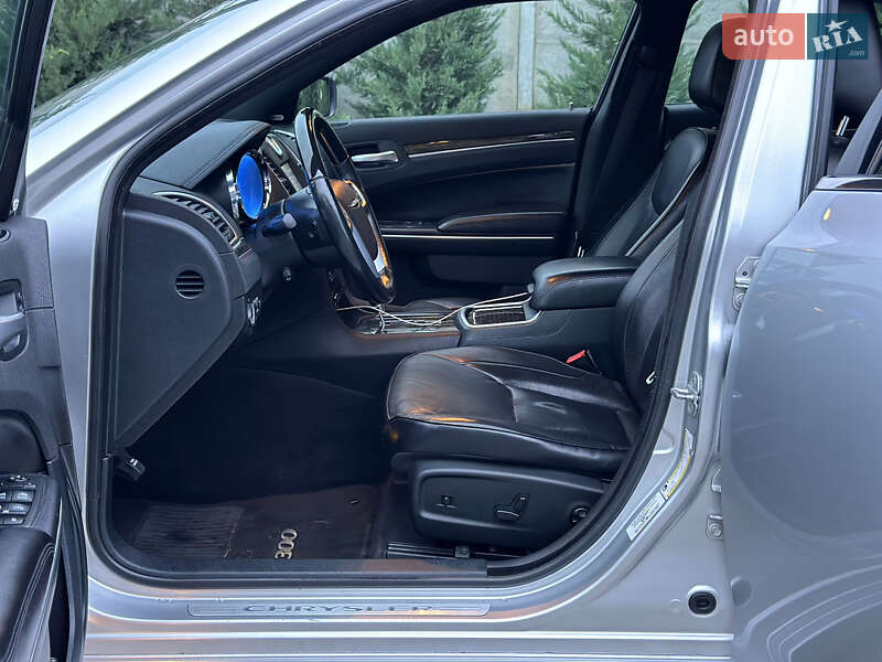 Седан Chrysler 300C 2012 в Могилів-Подільському