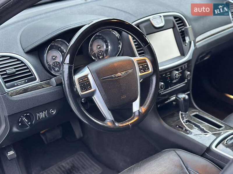 Седан Chrysler 300C 2012 в Могилів-Подільському