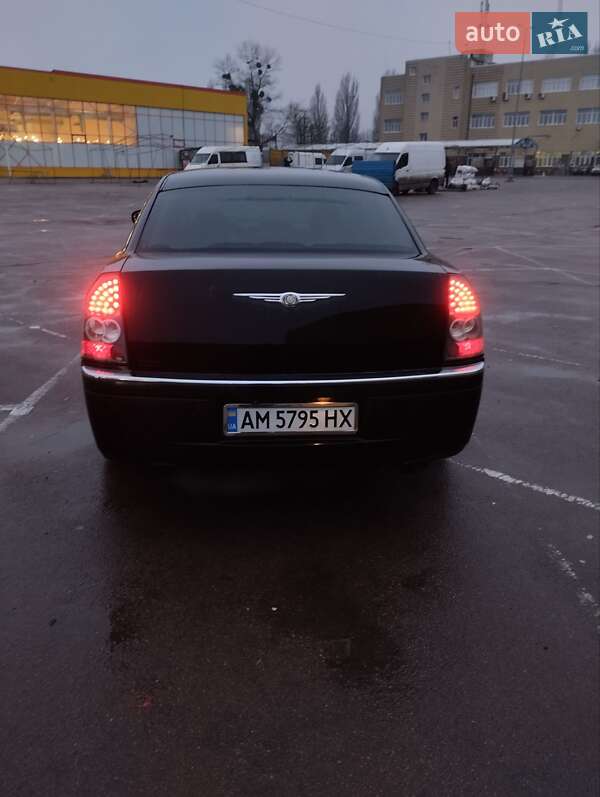 Седан Chrysler 300C 2005 в Житомире