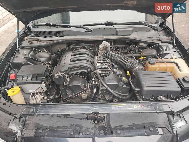 Седан Chrysler 300C 2006 в Днепре