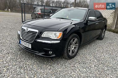 Седан Chrysler 300C 2012 в Чернівцях