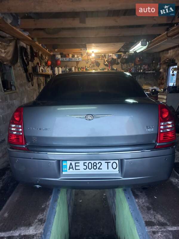 Седан Chrysler 300C 2006 в Желтых Водах