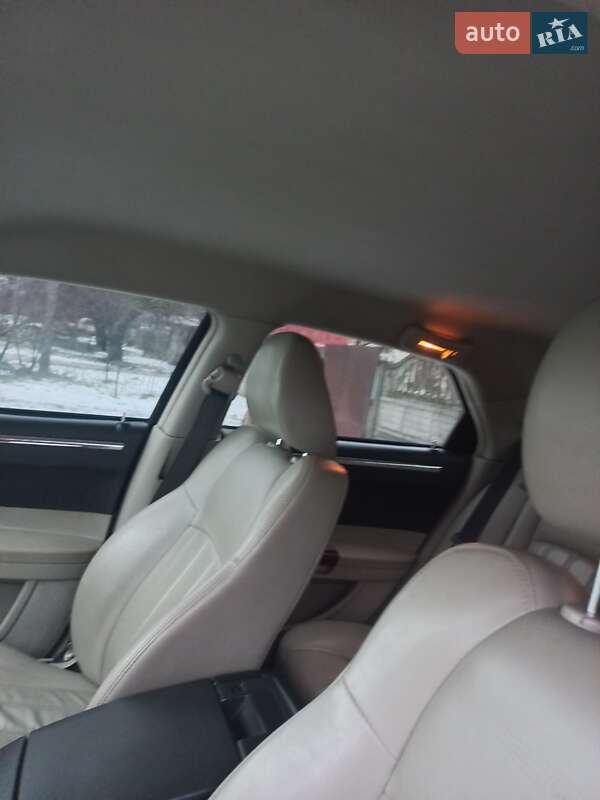 Седан Chrysler 300C 2006 в Желтых Водах