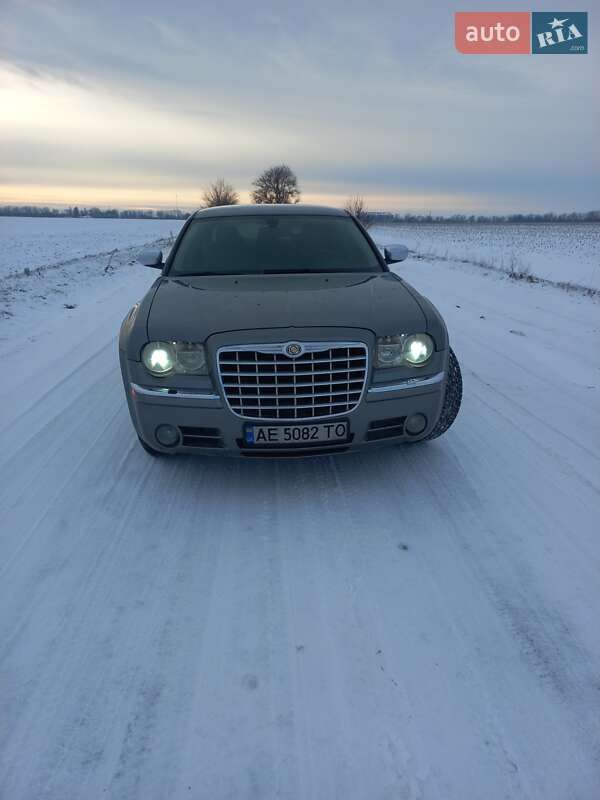 Седан Chrysler 300C 2006 в Желтых Водах