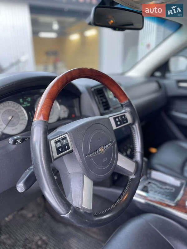 Седан Chrysler 300C 2008 в Золотоноше