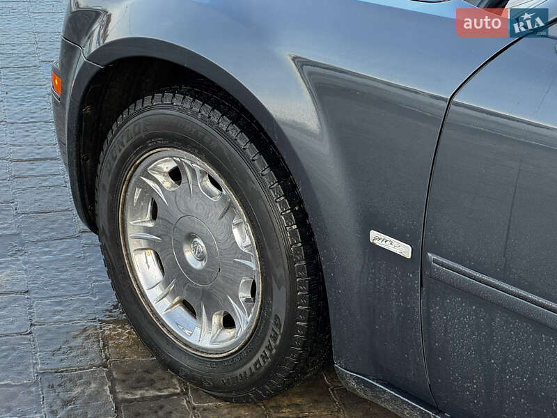 Седан Chrysler 300C 2006 в Львове