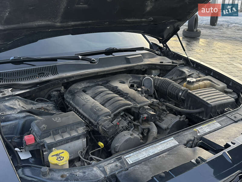 Седан Chrysler 300C 2006 в Львове
