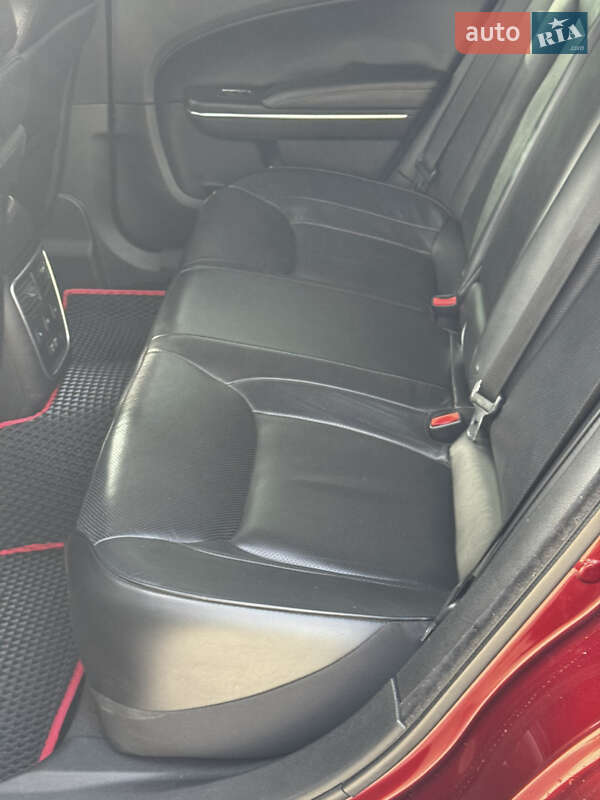 Седан Chrysler 300C 2017 в Дніпрі