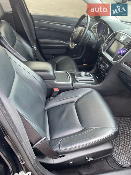 Седан Chrysler 300C 2015 в Києві