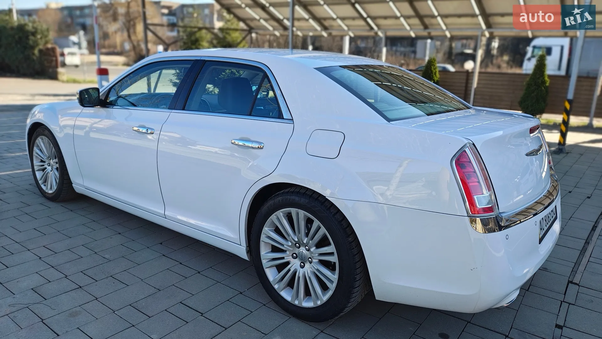 2012 Chrysler 300C - мініатюра 2