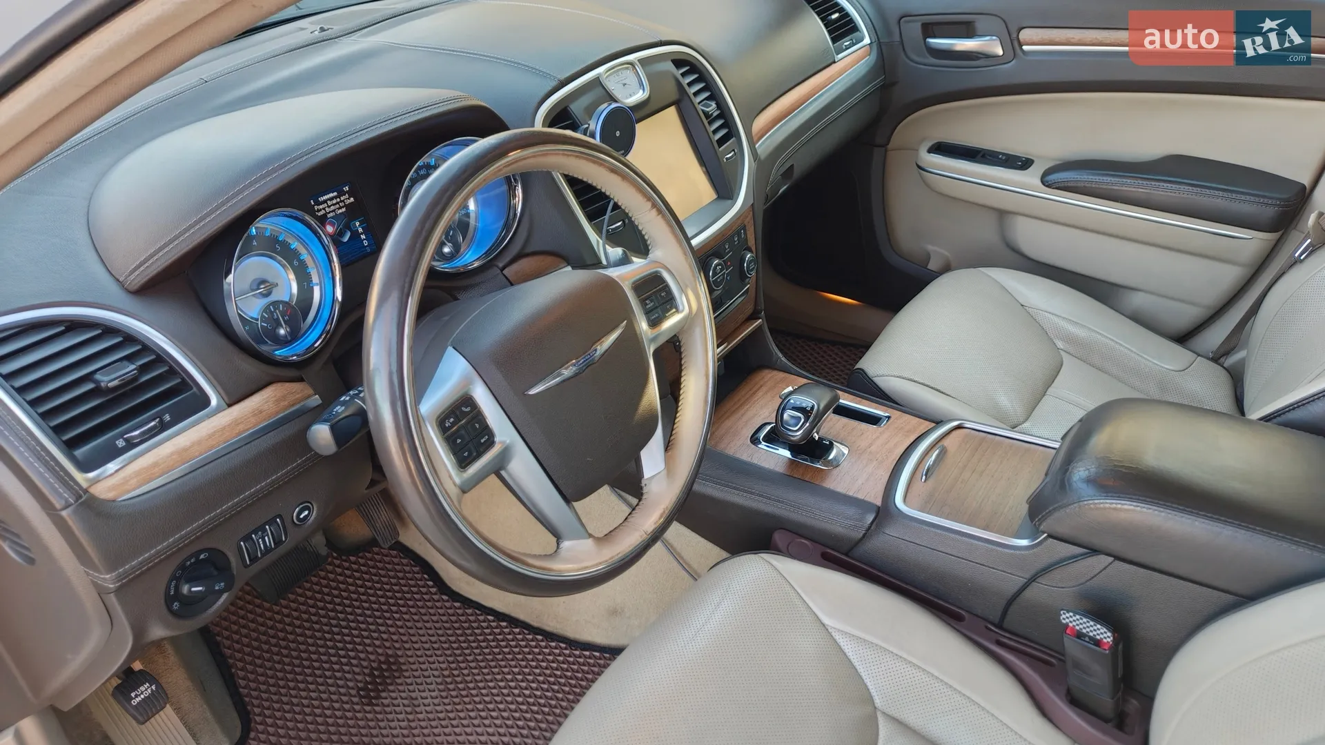 2012 Chrysler 300C - мініатюра 12