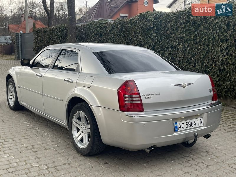 Седан Chrysler 300C 2006 в Львове