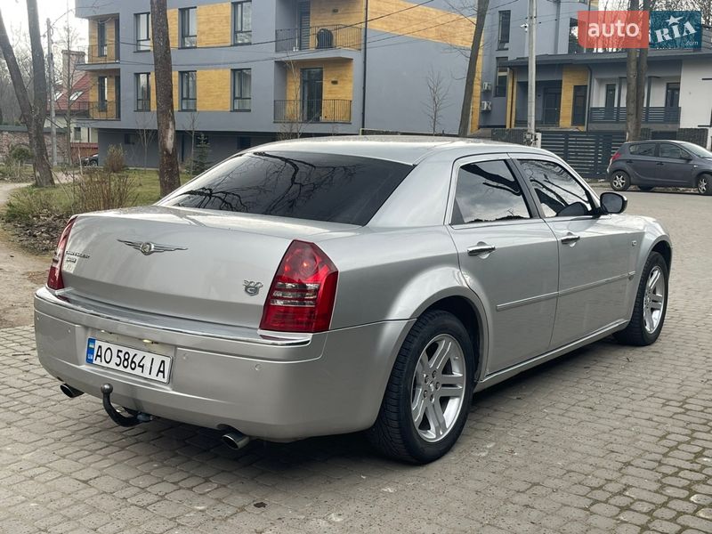Седан Chrysler 300C 2006 в Львове