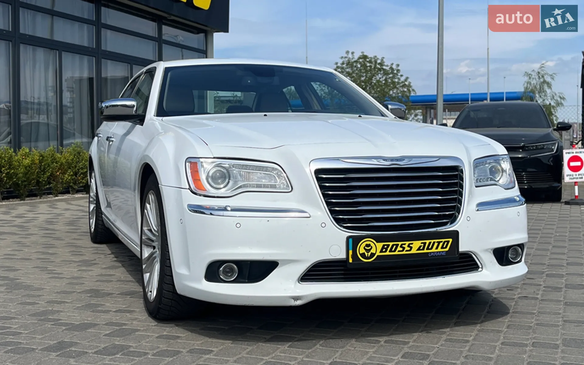 2012 Chrysler 300C - фото 1