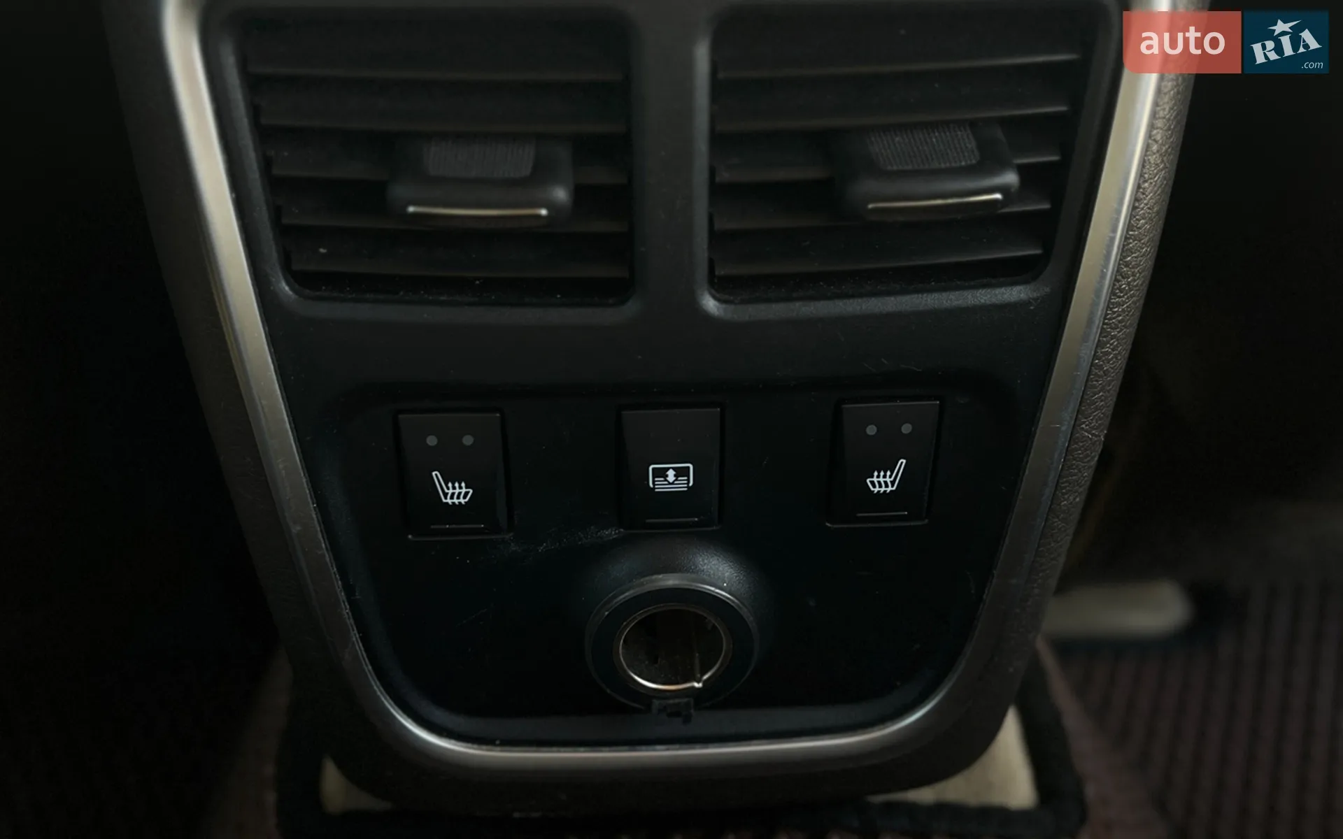 2012 Chrysler 300C - мініатюра 28
