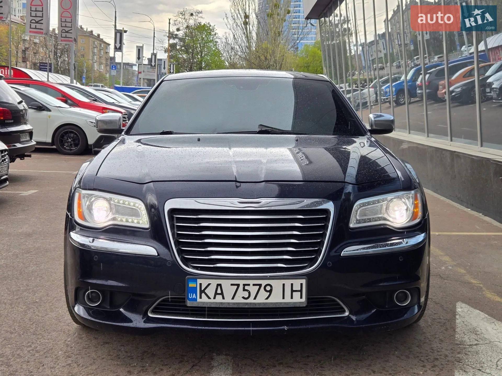 2012 Chrysler 300C - мініатюра 2