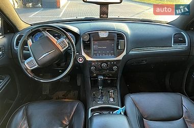 Седан Chrysler 300C 2012 в Виннице