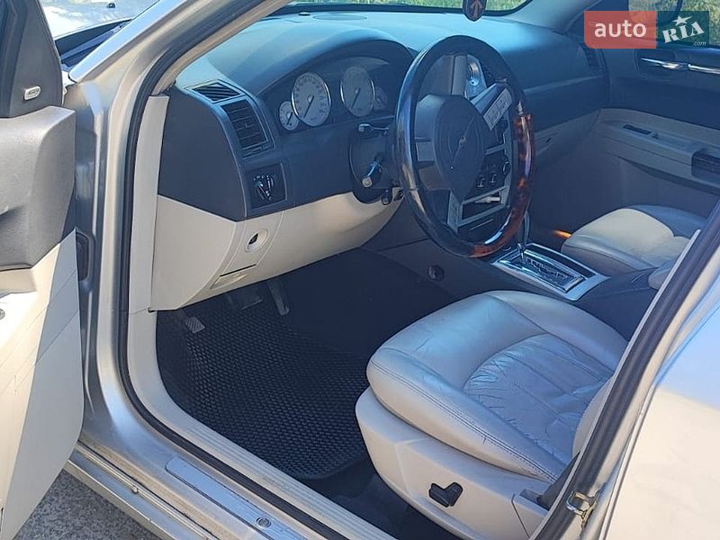 Седан Chrysler 300C 2005 в Печенегах