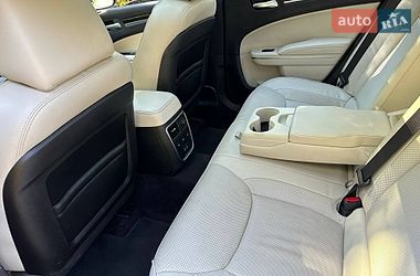 Седан Chrysler 300C 2016 в Киеве