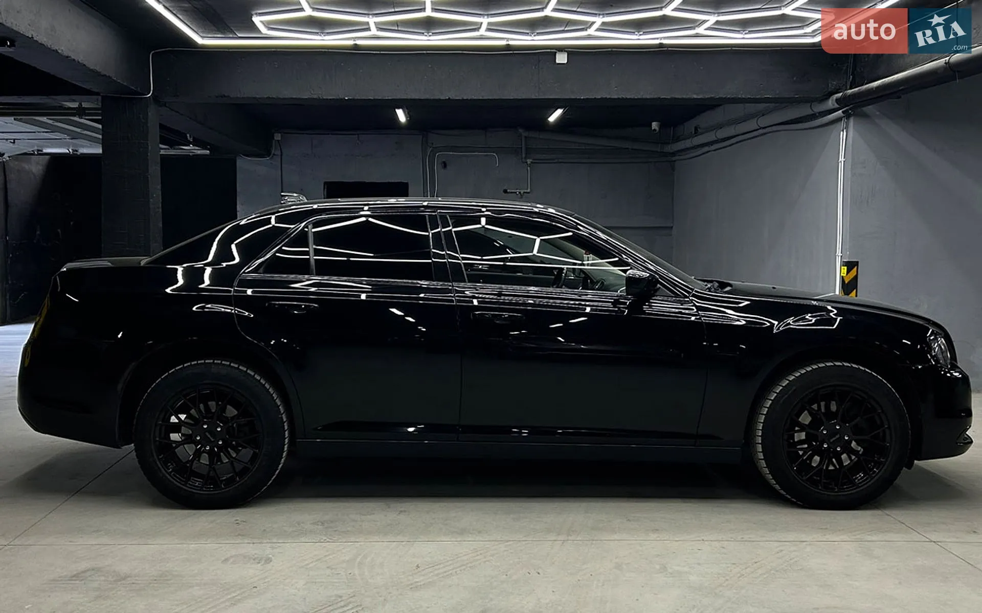 2017 Chrysler 300C - мініатюра 10