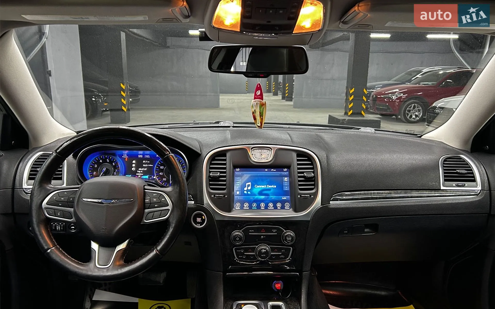 2017 Chrysler 300C - мініатюра 18