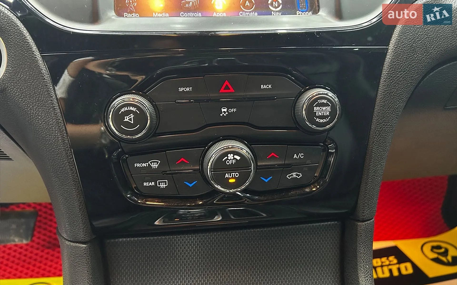 2015 Chrysler 300C - мініатюра 24