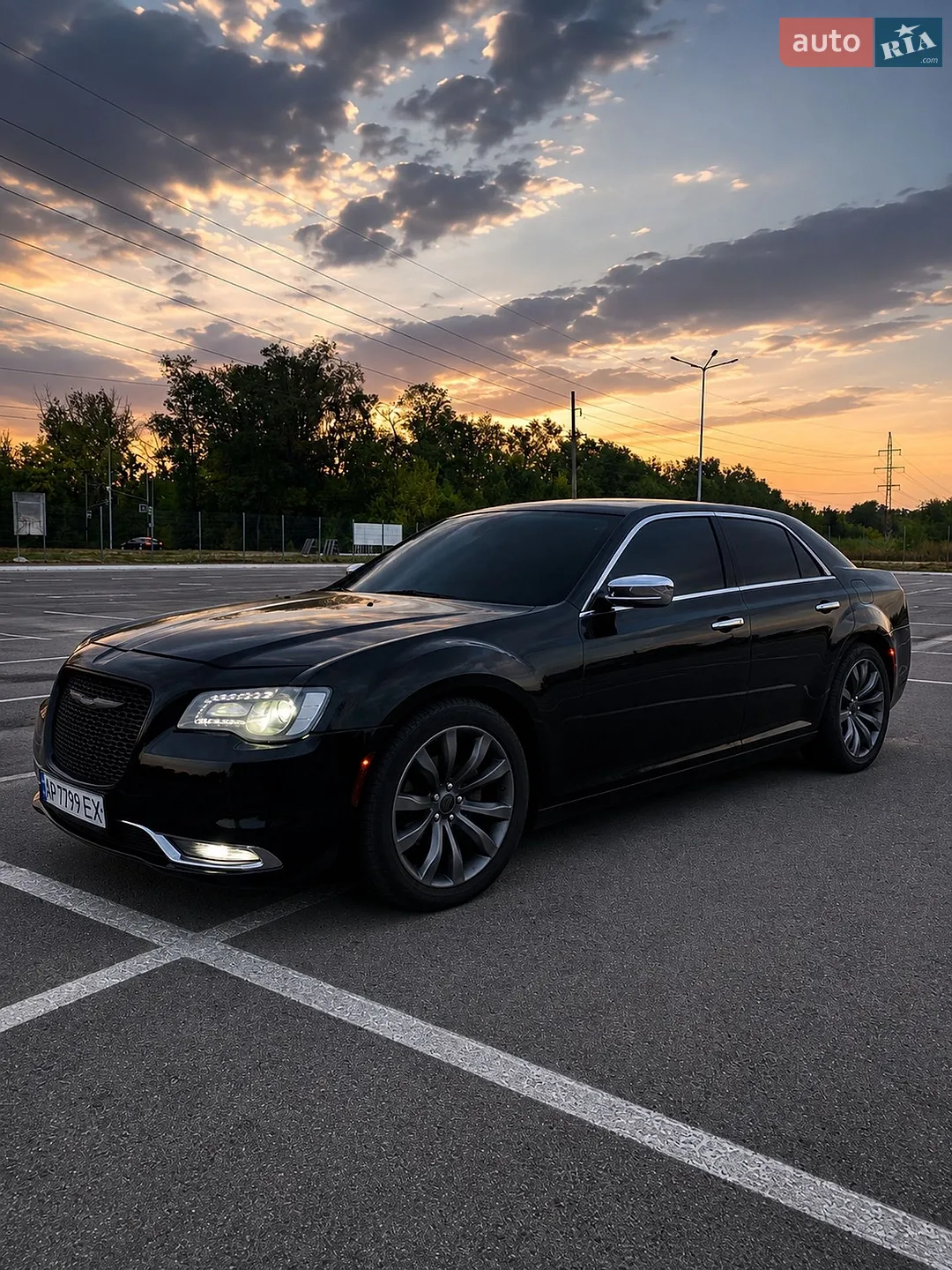 2017 Chrysler 300C - мініатюра 3