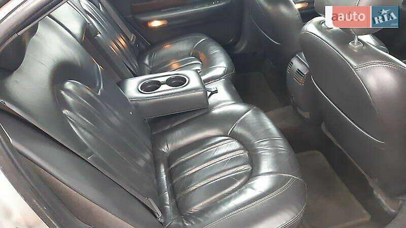 Седан Chrysler 300M 2000 в Обухове