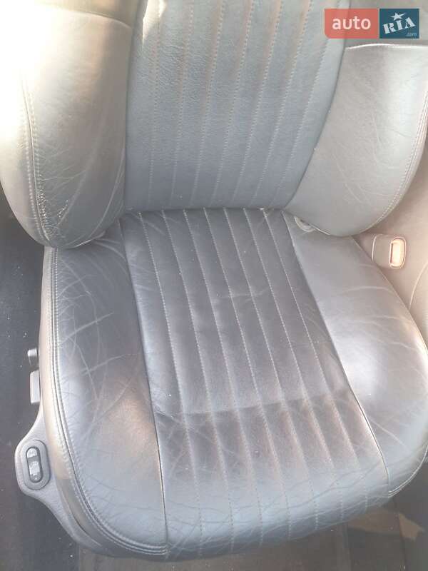 Седан Chrysler 300M 2003 в Чернівцях
