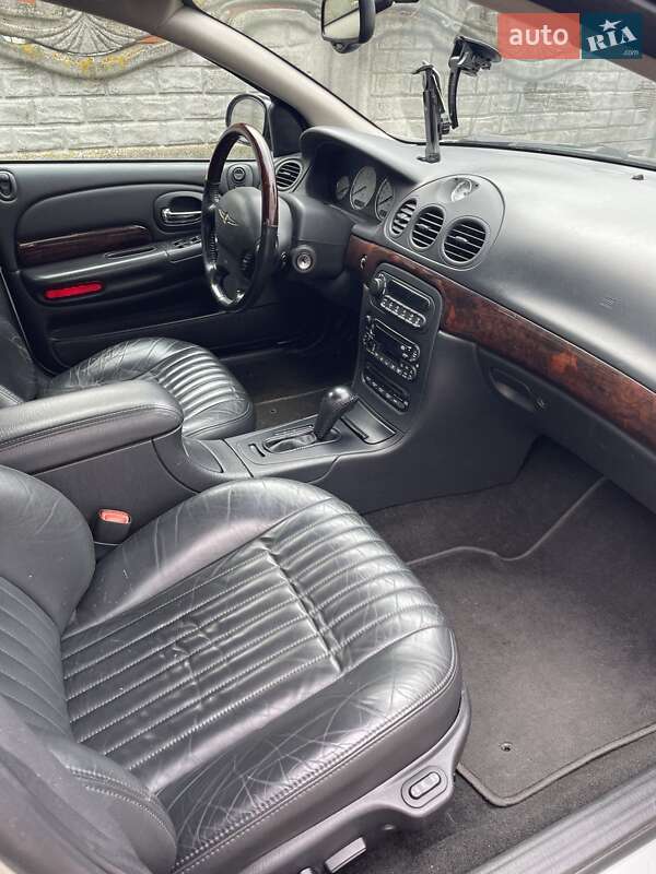 Седан Chrysler 300M 2004 в Макарове