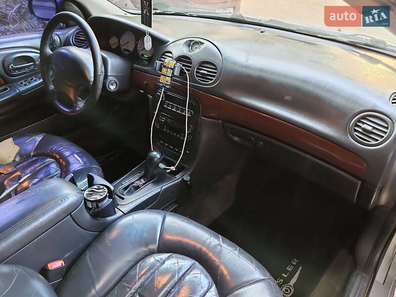 Седан Chrysler 300M 2000 в Шостке