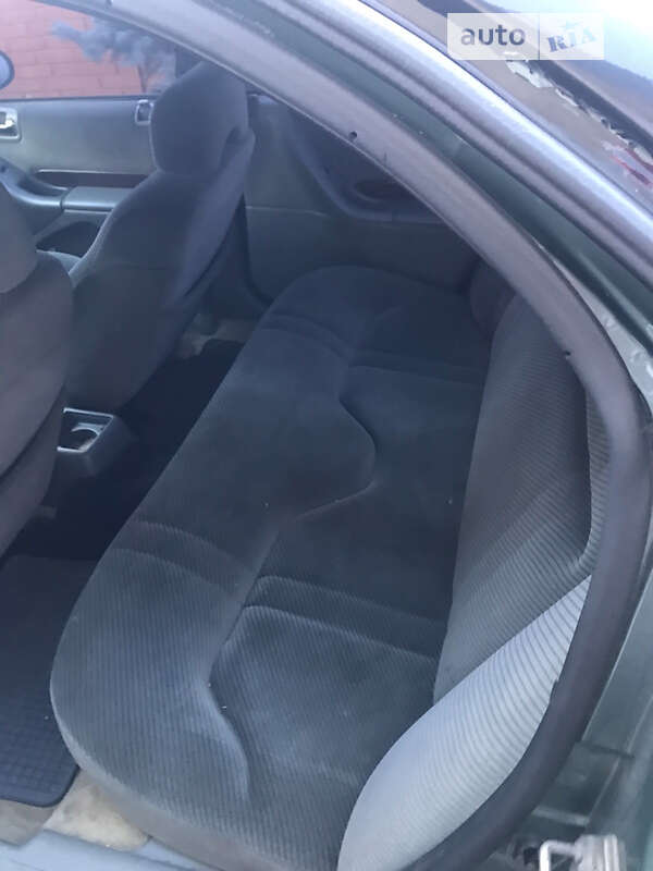 Седан Chrysler Cirrus 1995 в Измаиле