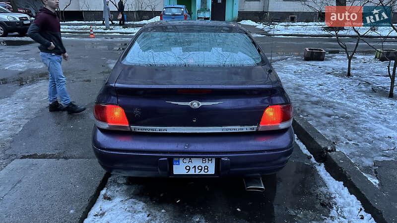 Седан Chrysler Cirrus 1995 в Києві