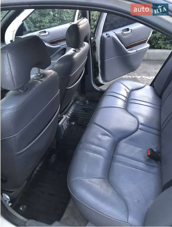 Седан Chrysler Cirrus 1994 в Кропивницком