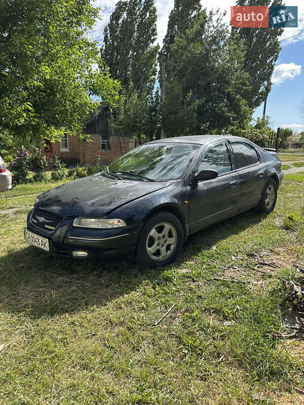 Седан Chrysler Cirrus 1995 в Вязовке