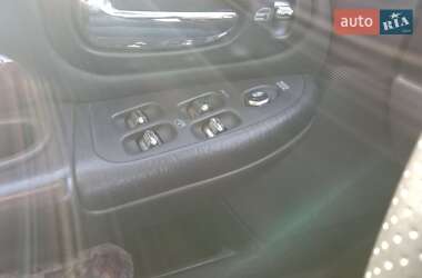 Седан Chrysler Concorde 2000 в Марганці